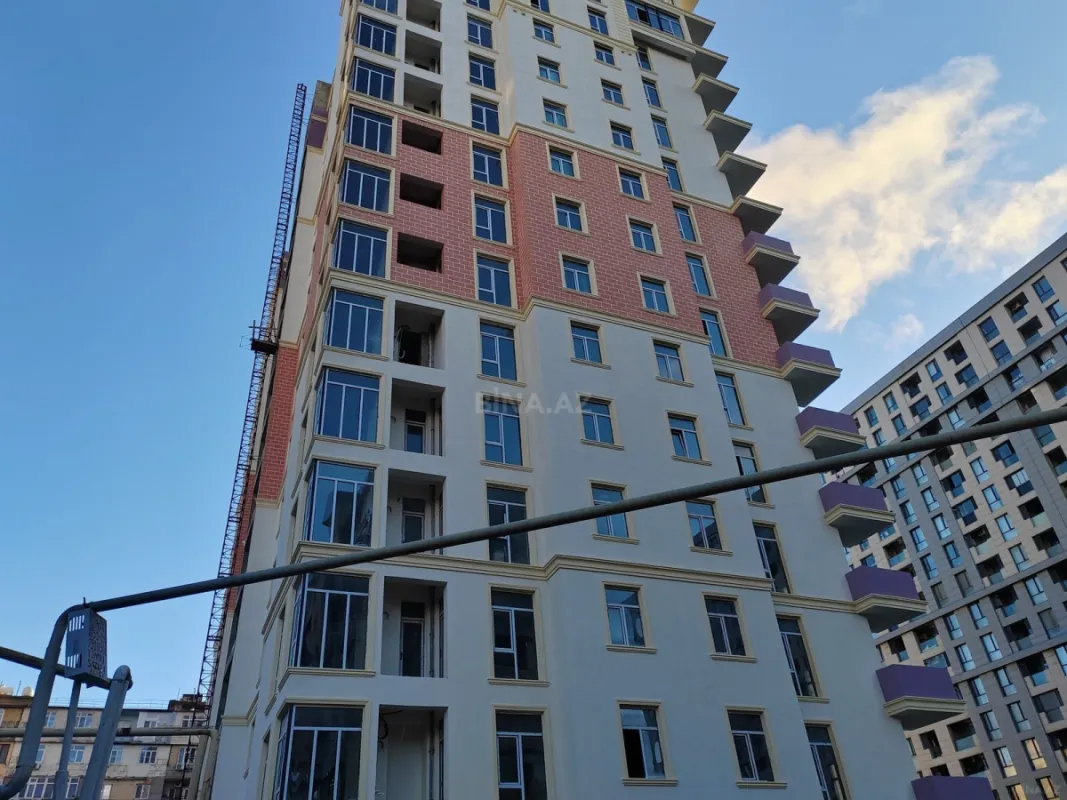 Satılır 3 otaqlı mənzil 88 m²
