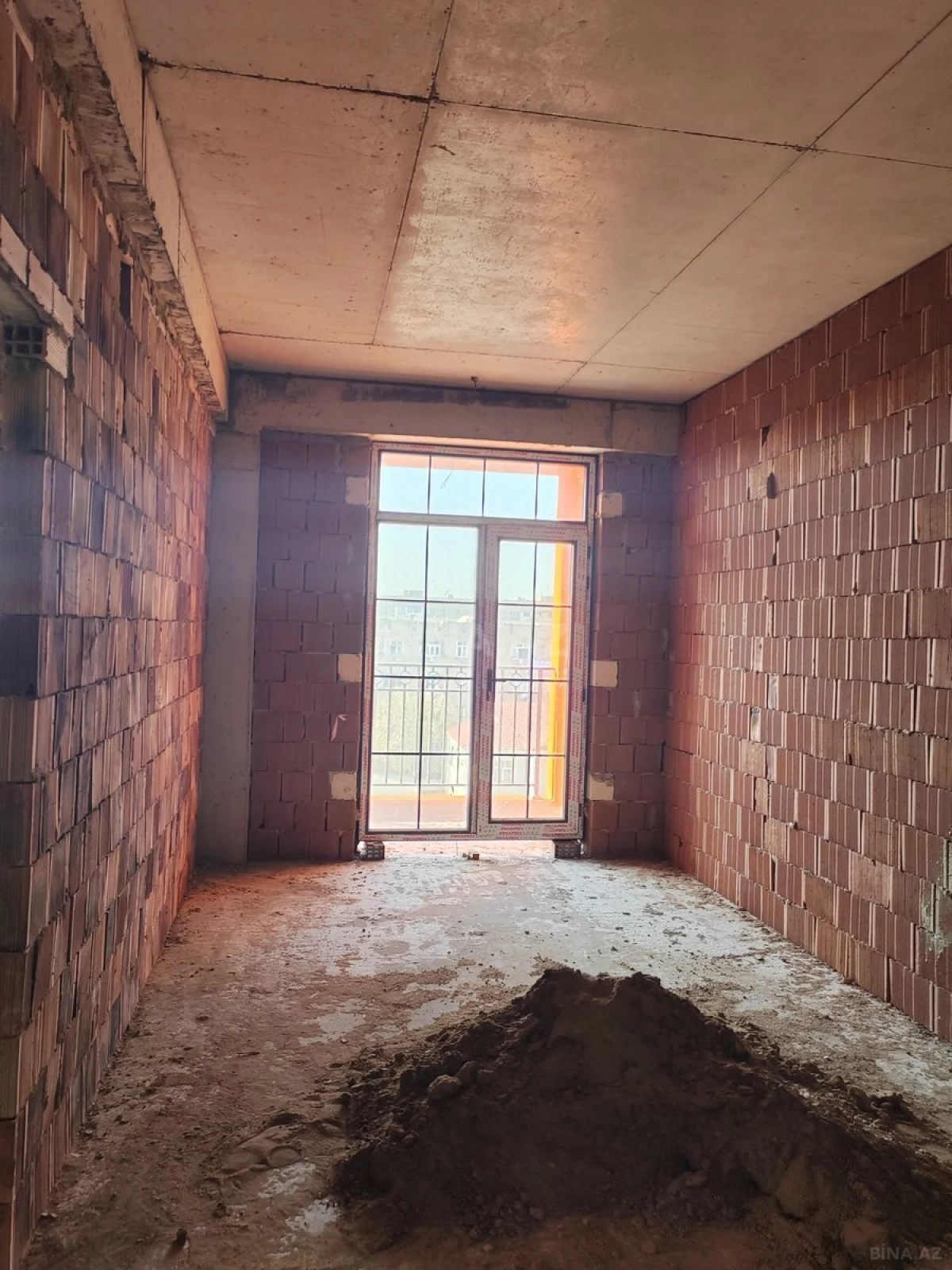 Satılır 3 otaqlı mənzil 88 m²