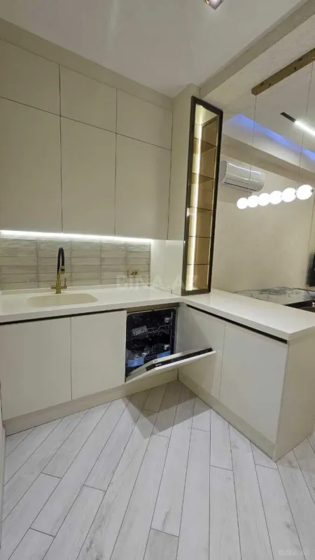 Kirayə verilir 3 otaqlı mənzil 110 m²