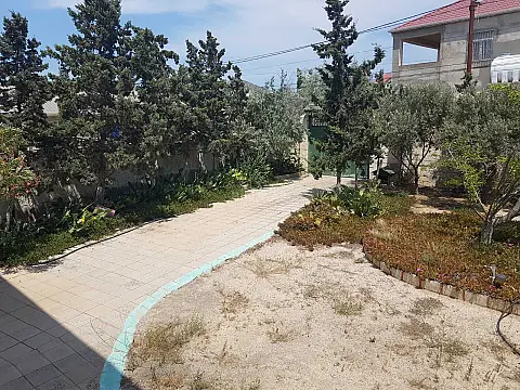 Satılır 6 otaqlı həyət evi 270 m²