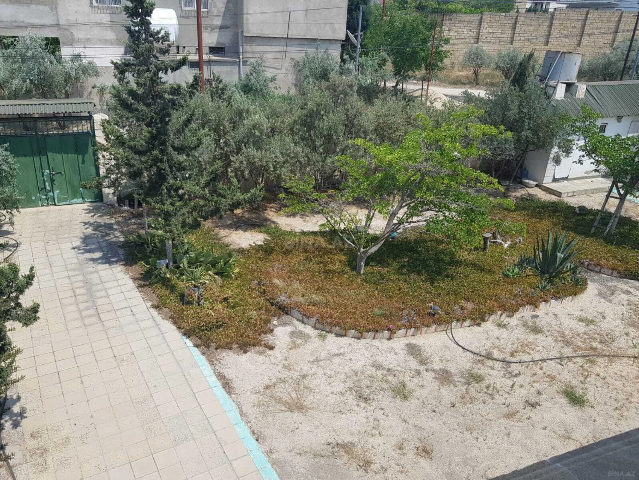 Satılır 6 otaqlı həyət evi 270 m²