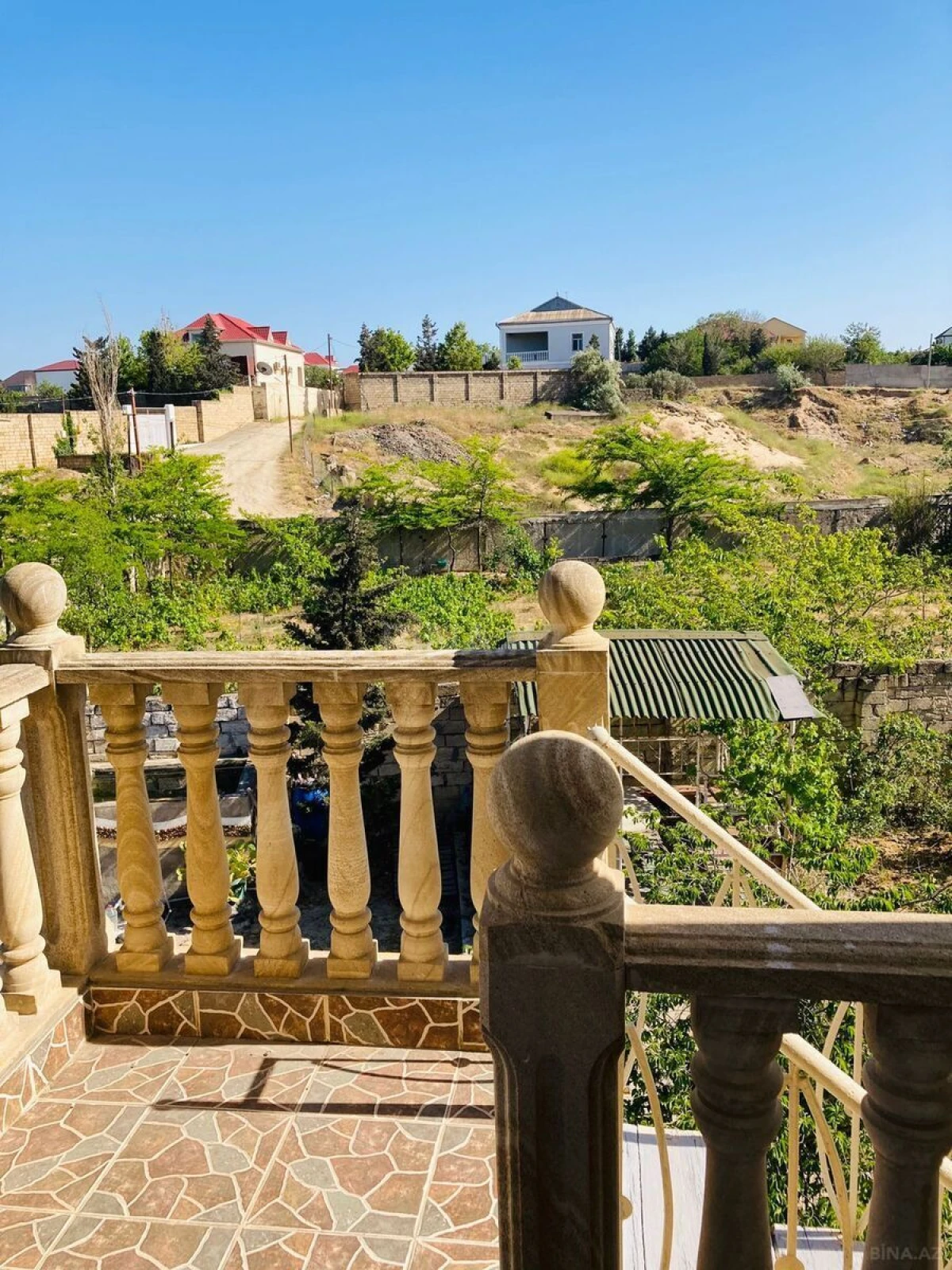 Satılır 6 otaqlı həyət evi 270 m²