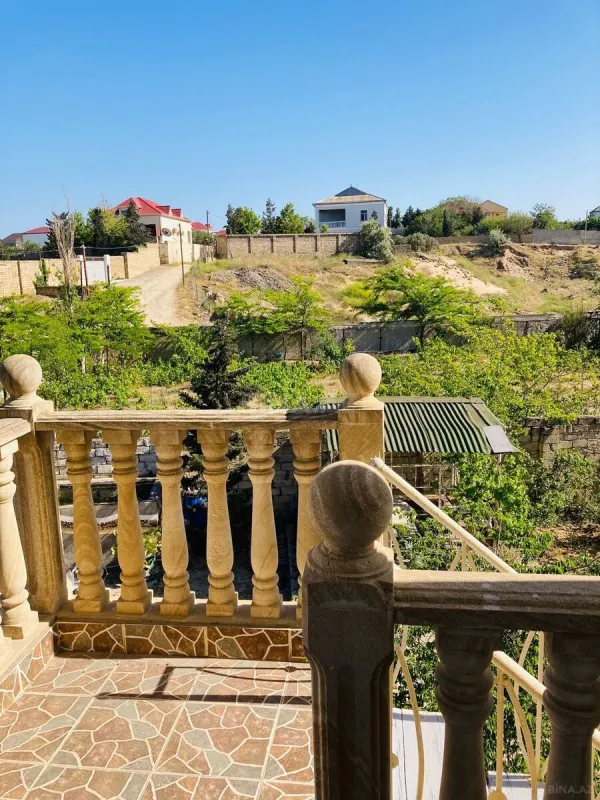 Satılır 6 otaqlı həyət evi 270 m²