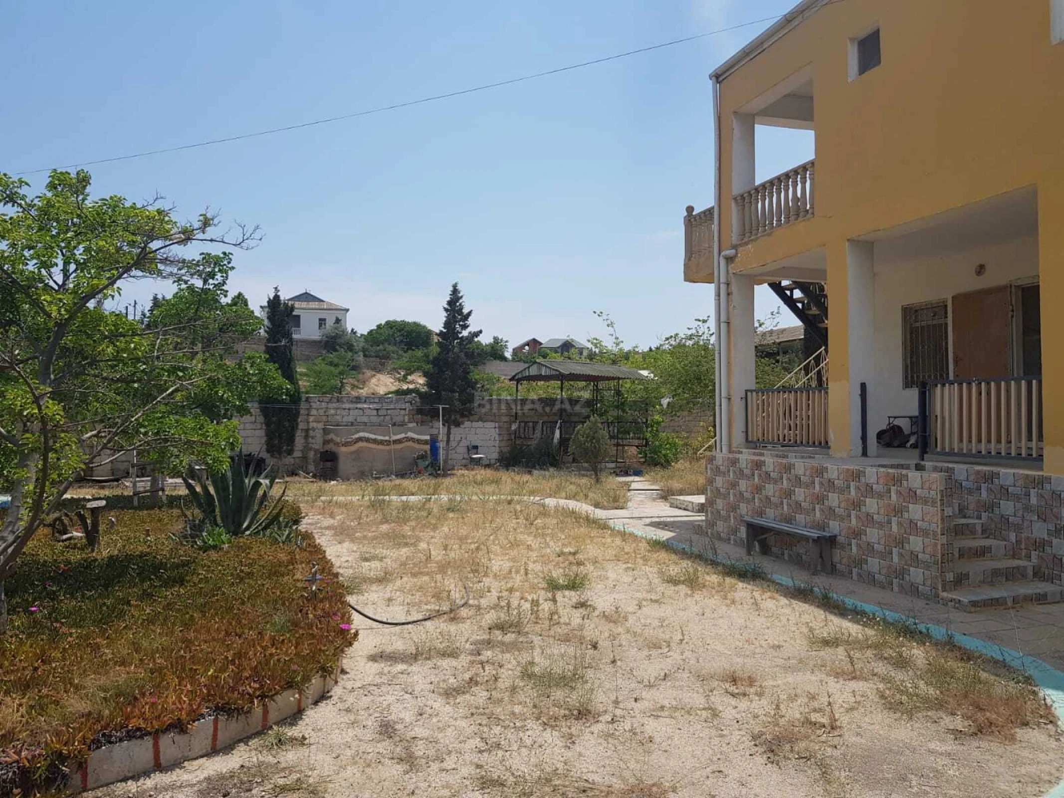 Satılır 6 otaqlı həyət evi 270 m²