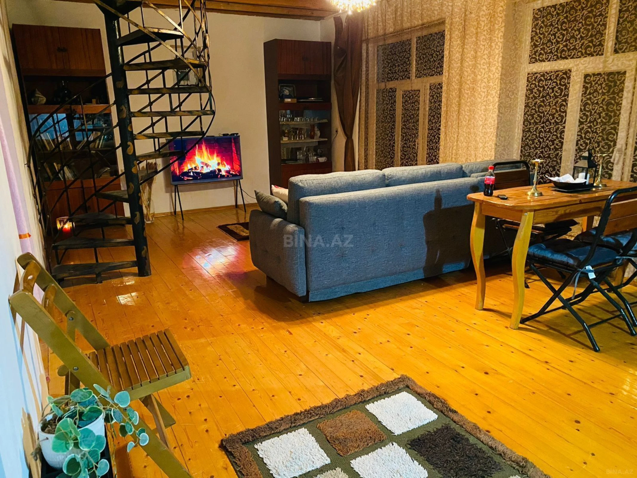 Satılır 6 otaqlı həyət evi 270 m²