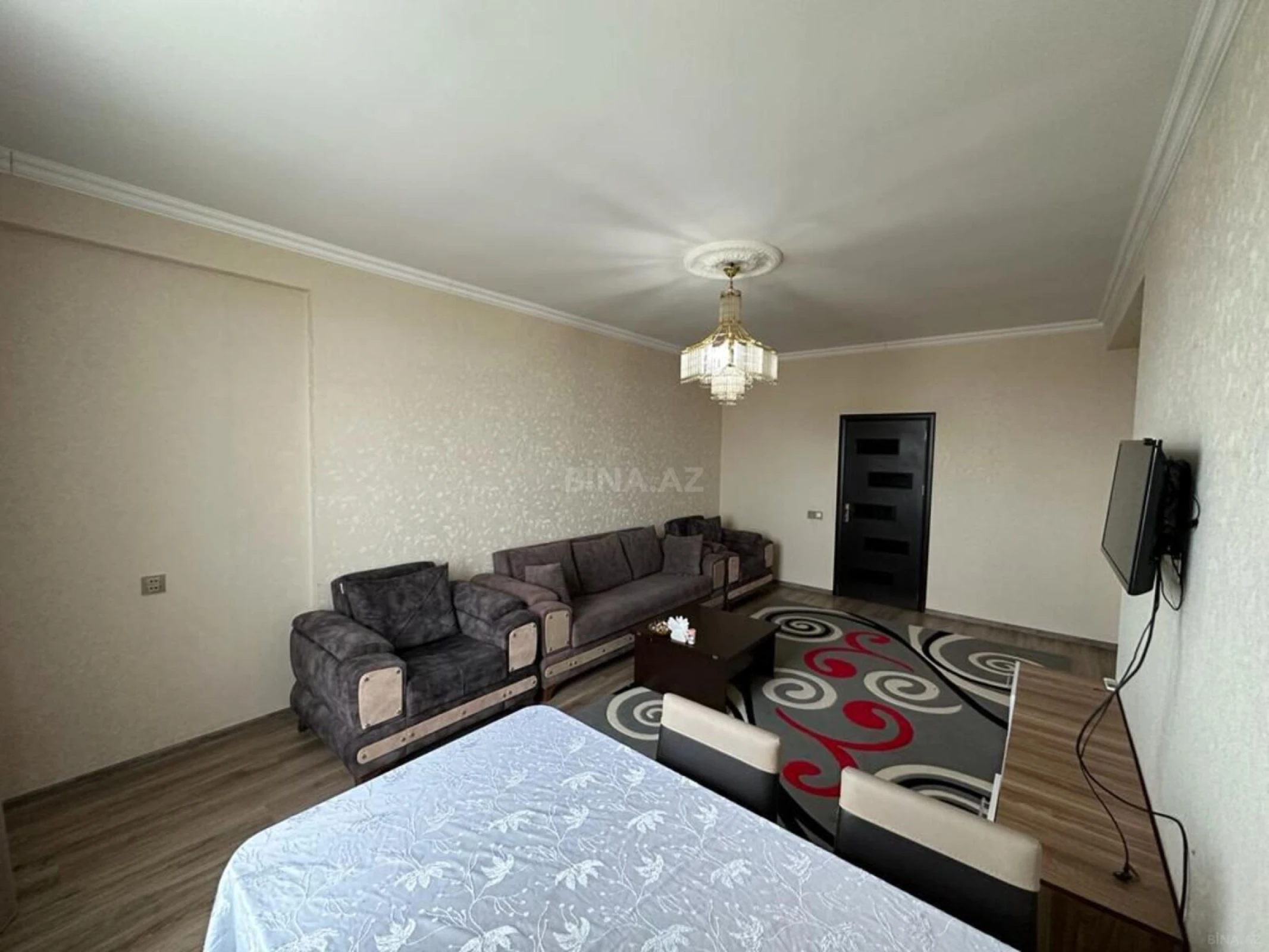 Kirayə verilir 2 otaqlı mənzil 70 m²