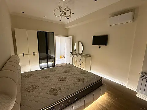 Kirayə verilir 2 otaqlı mənzil 86 m²