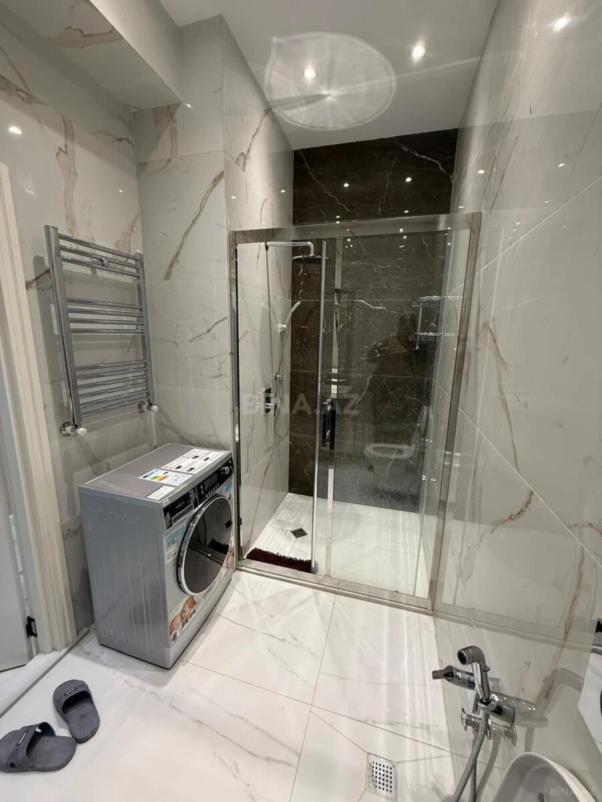 Kirayə verilir 2 otaqlı mənzil 86 m²