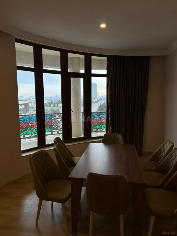 Kirayə verilir 2 otaqlı mənzil 125 m²