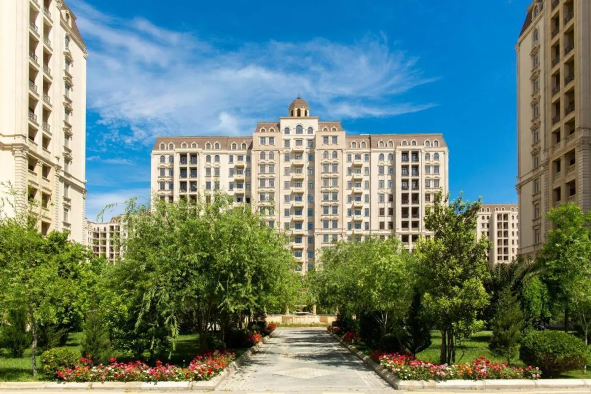 Kirayə verilir 2 otaqlı mənzil 125 m²