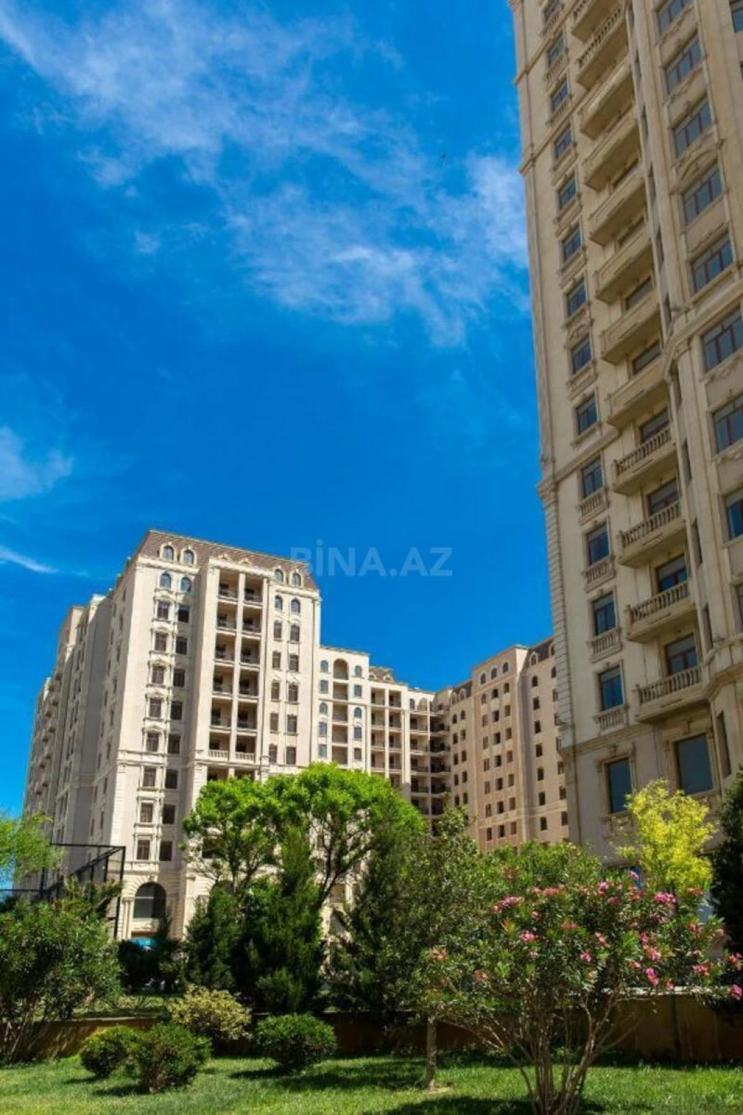 Kirayə verilir 2 otaqlı mənzil 125 m²