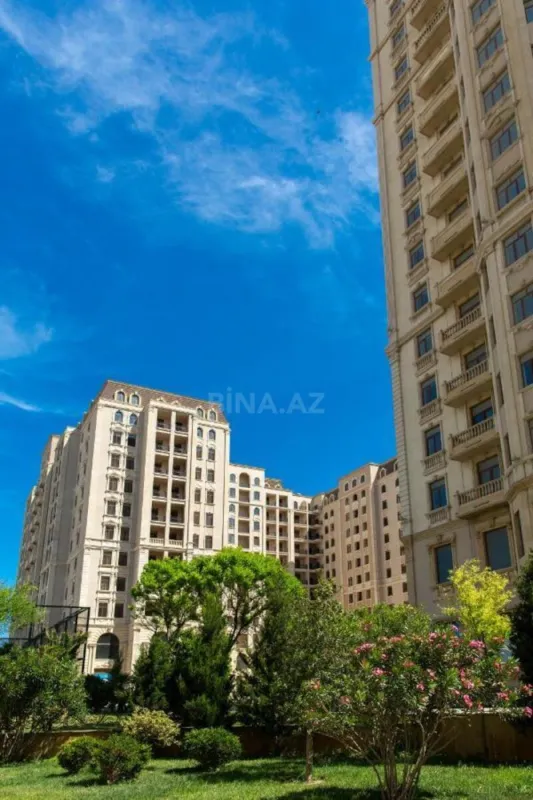 Kirayə verilir 2 otaqlı mənzil 125 m²