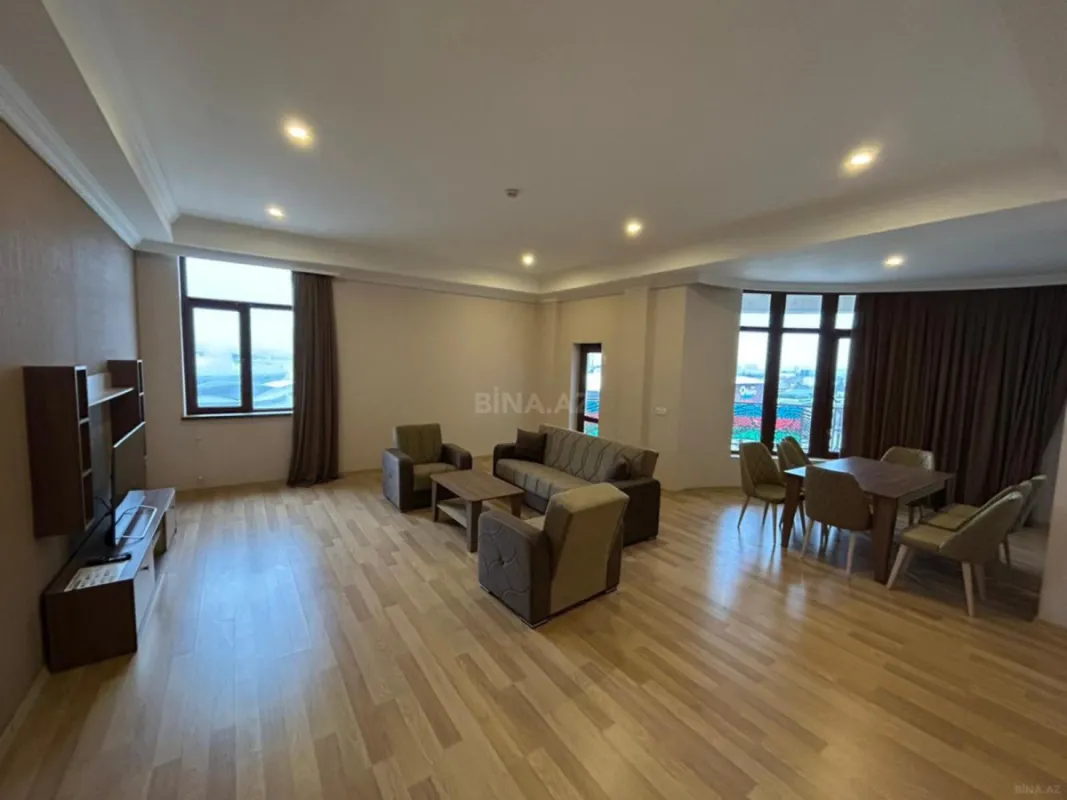 Kirayə verilir 2 otaqlı mənzil 125 m²