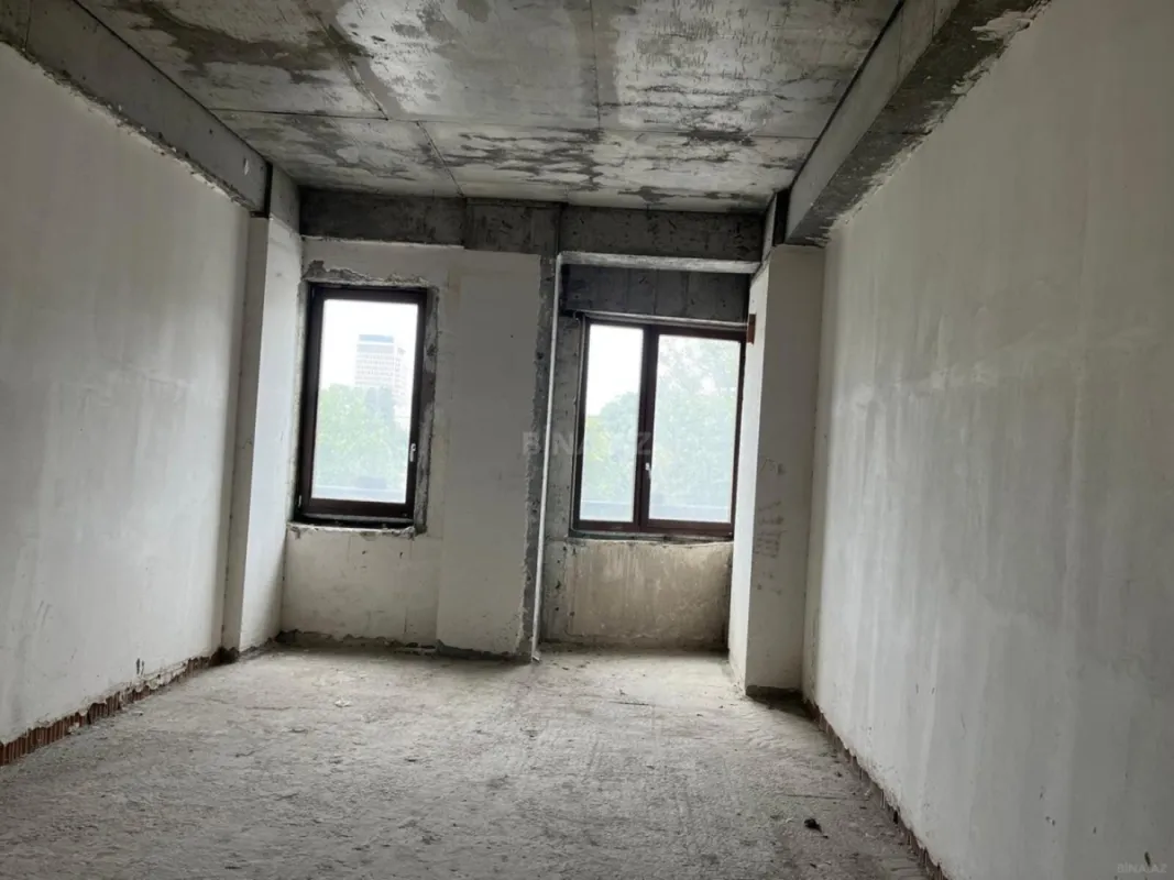 Satılır 10 otaqlı mənzil 525 m²