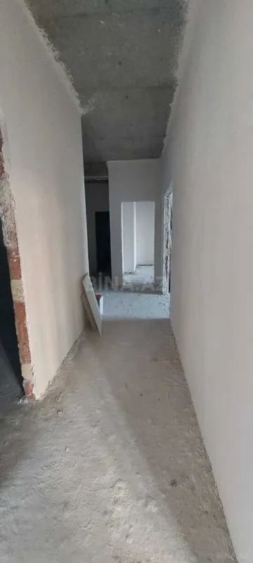 Satılır 10 otaqlı mənzil 525 m²