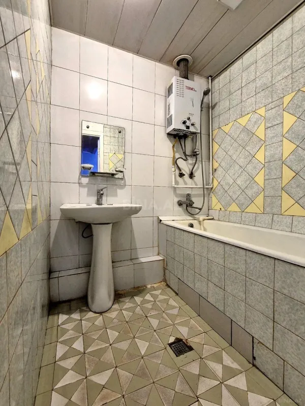 Kirayə verilir 4 otaqlı mənzil 100 m²