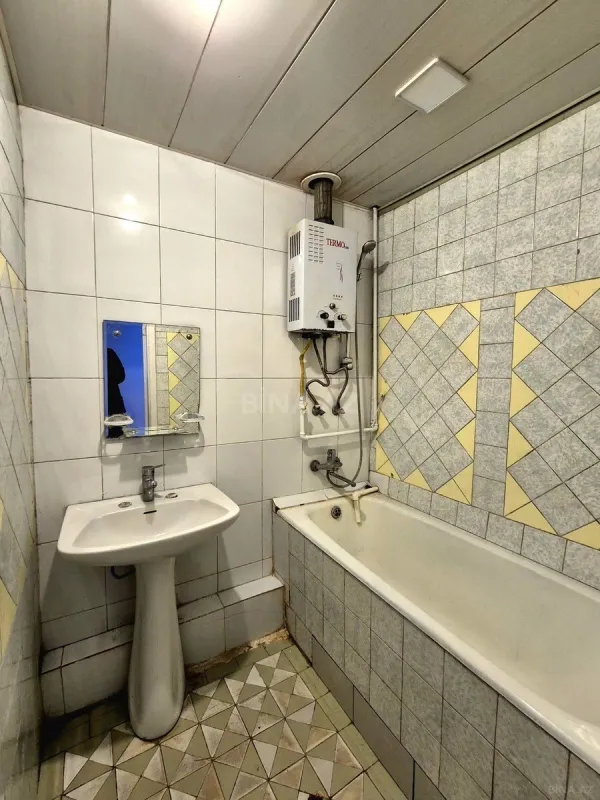 Kirayə verilir 4 otaqlı mənzil 100 m²