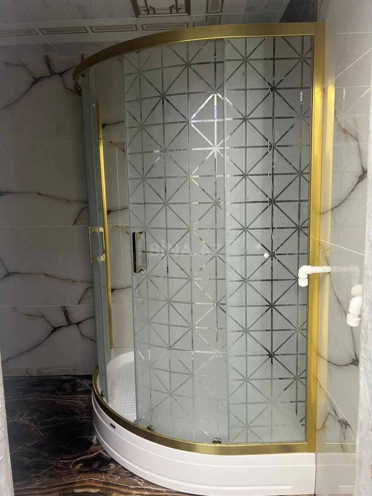 Kirayə verilir 2 otaqlı mənzil 85 m²