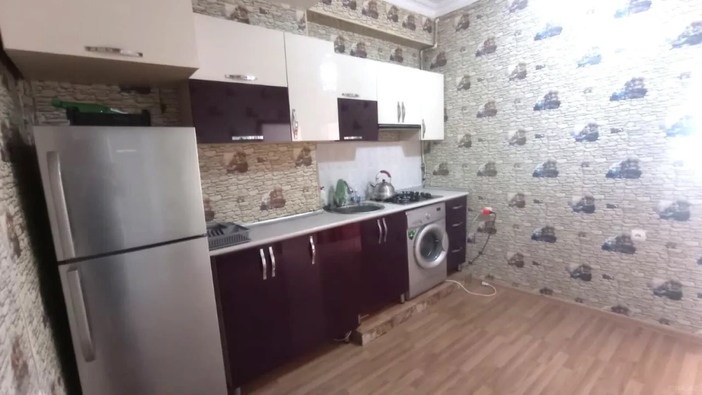 Kirayə verilir 2 otaqlı mənzil 60 m²