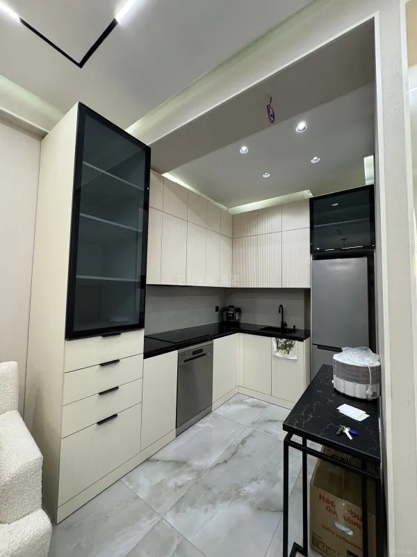 Kirayə verilir 2 otaqlı mənzil 62 m²