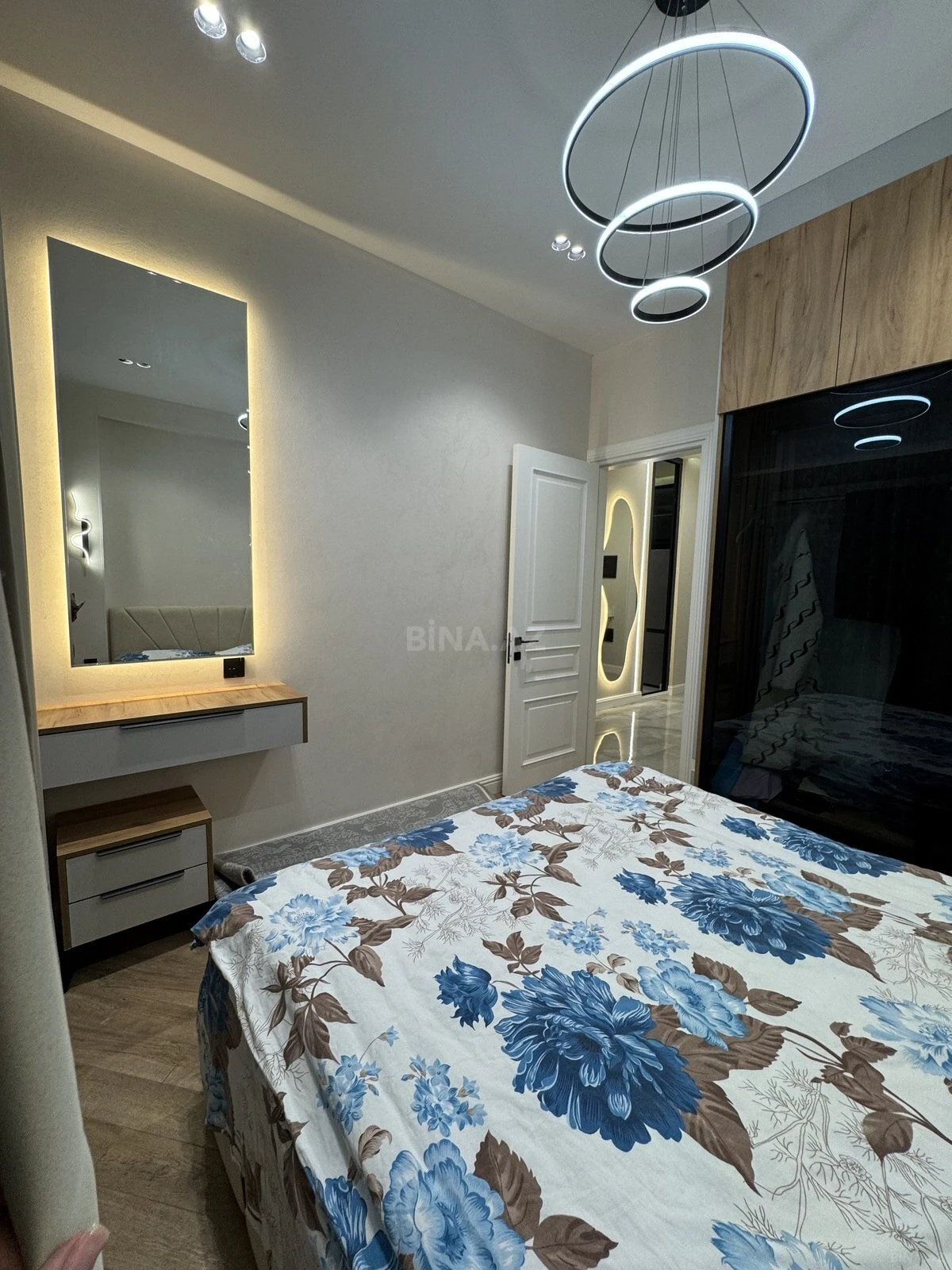 Kirayə verilir 2 otaqlı mənzil 62 m²