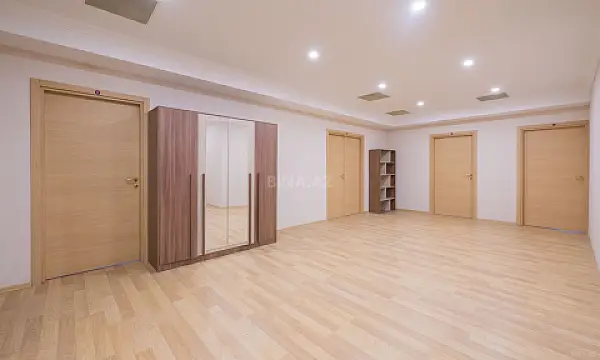 Kirayə verilir 3 otaqlı mənzil 157 m²