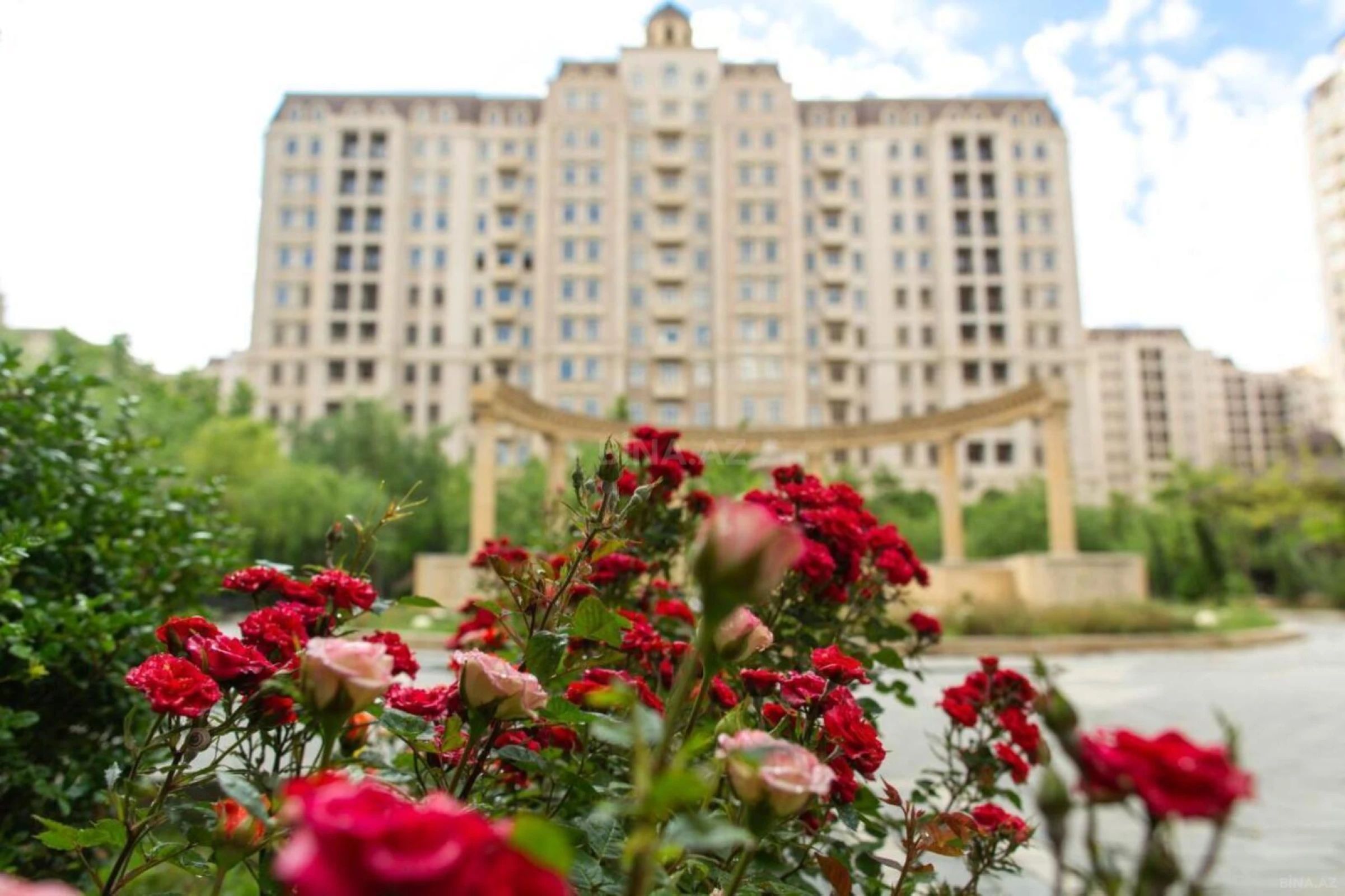 Kirayə verilir 3 otaqlı mənzil 157 m²