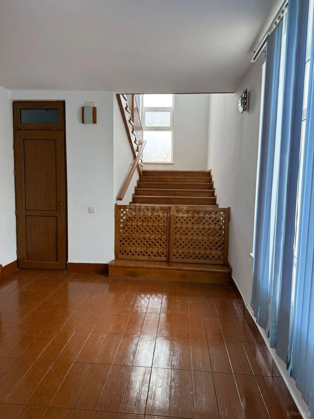 Satılır 7 otaqlı həyət evi 2800 m²