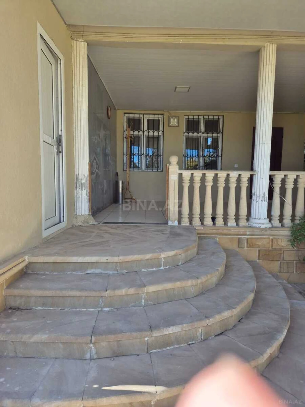 Satılır 7 otaqlı həyət evi 2800 m²