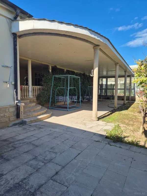 Satılır 7 otaqlı həyət evi 2800 m²