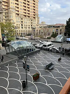 Satılır 4 otaqlı mənzil 102 m²