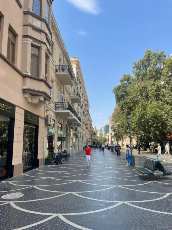 Satılır 4 otaqlı mənzil 102 m²