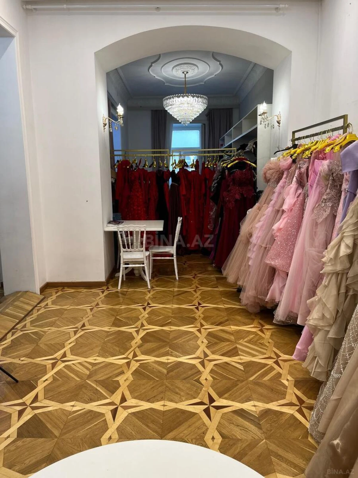 Satılır 4 otaqlı mənzil 102 m²