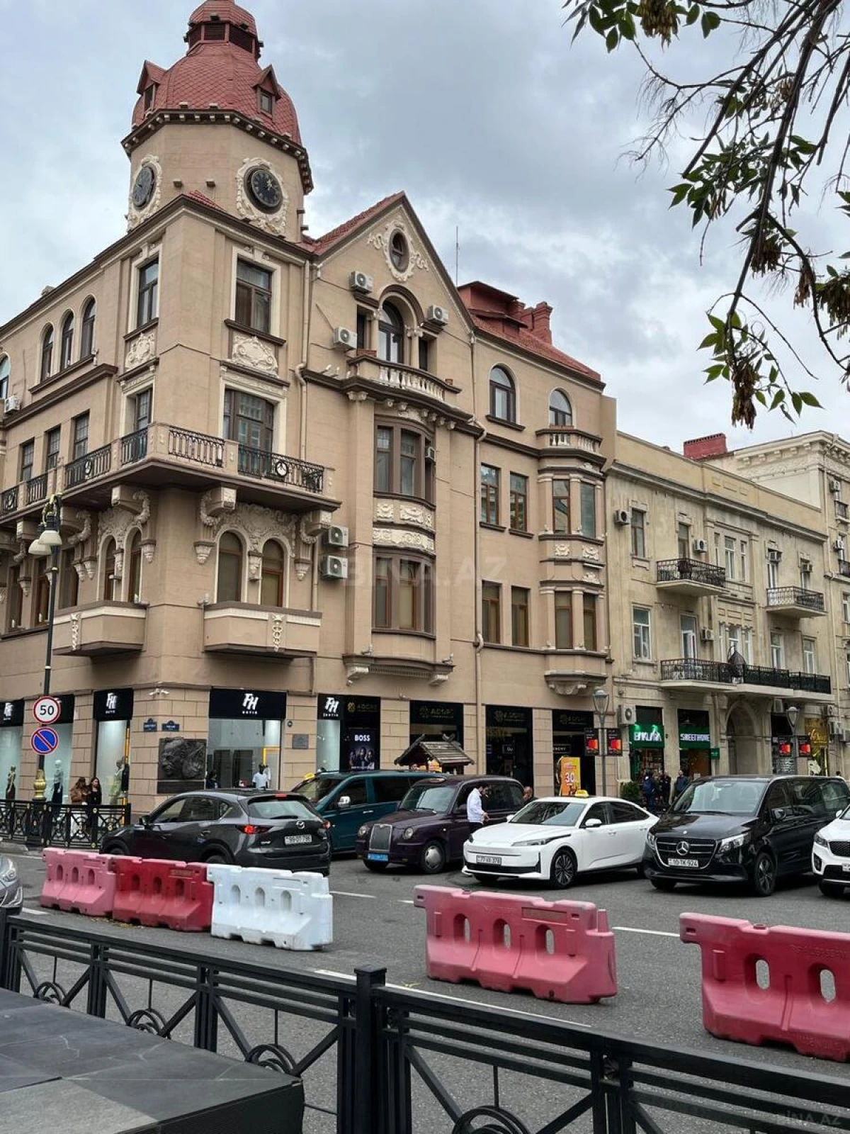 Satılır 4 otaqlı mənzil 102 m²