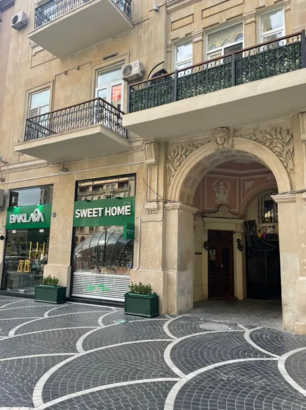 Satılır 4 otaqlı mənzil 102 m²