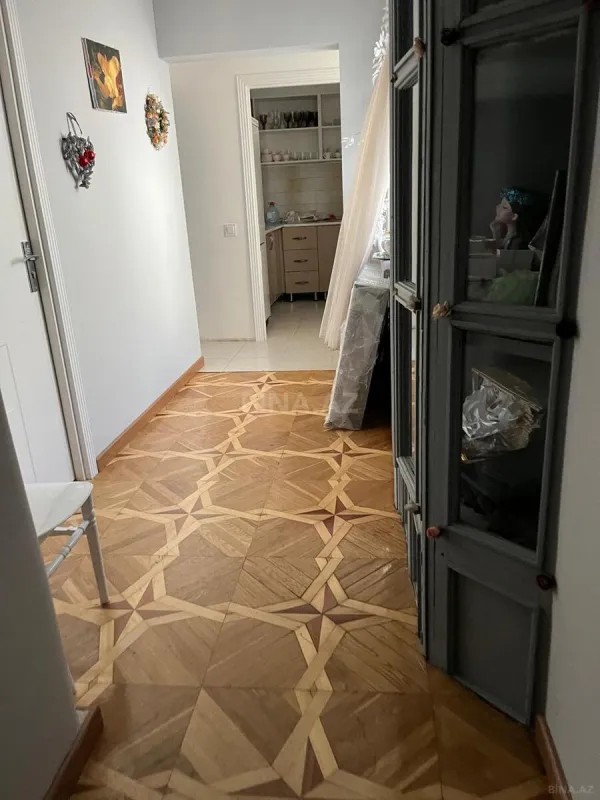 Satılır 4 otaqlı mənzil 102 m²