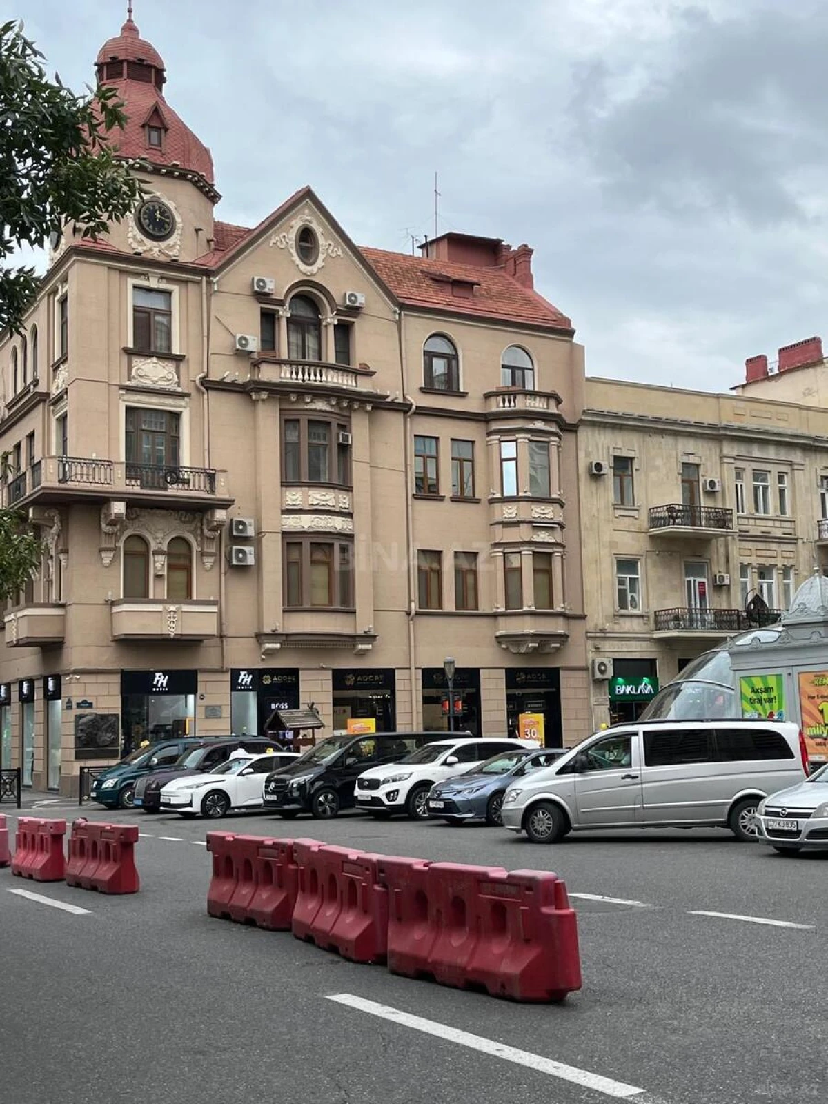 Satılır 4 otaqlı mənzil 102 m²