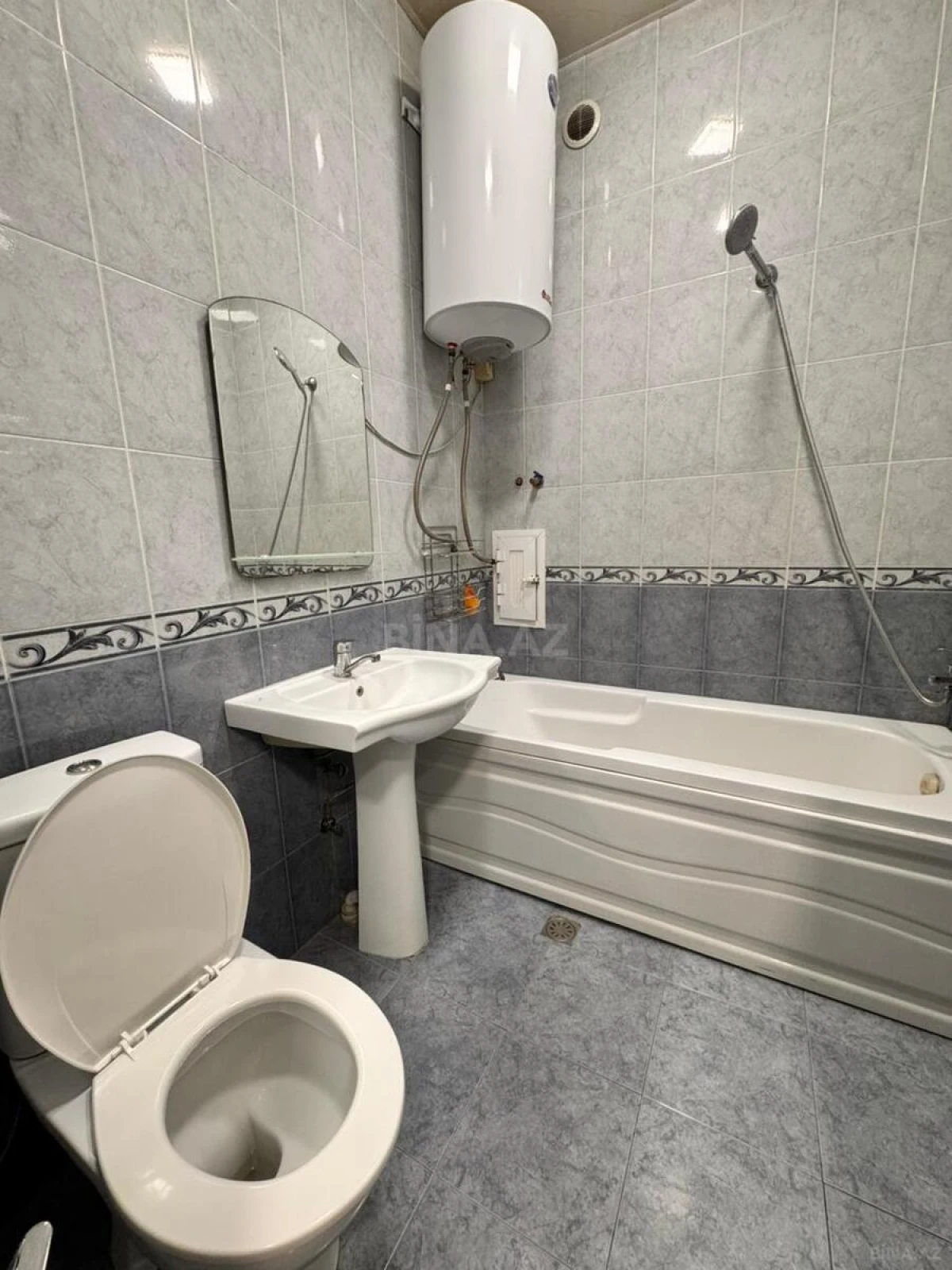 Kirayə verilir 2 otaqlı mənzil 60 m²