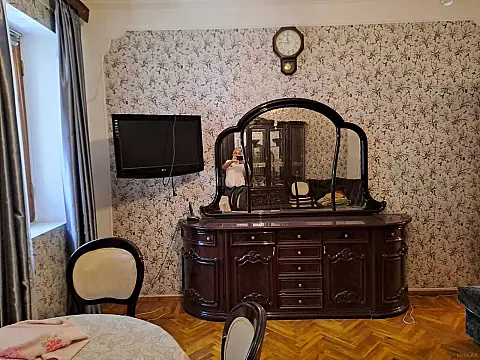 Kirayə verilir 3 otaqlı mənzil 120 m²