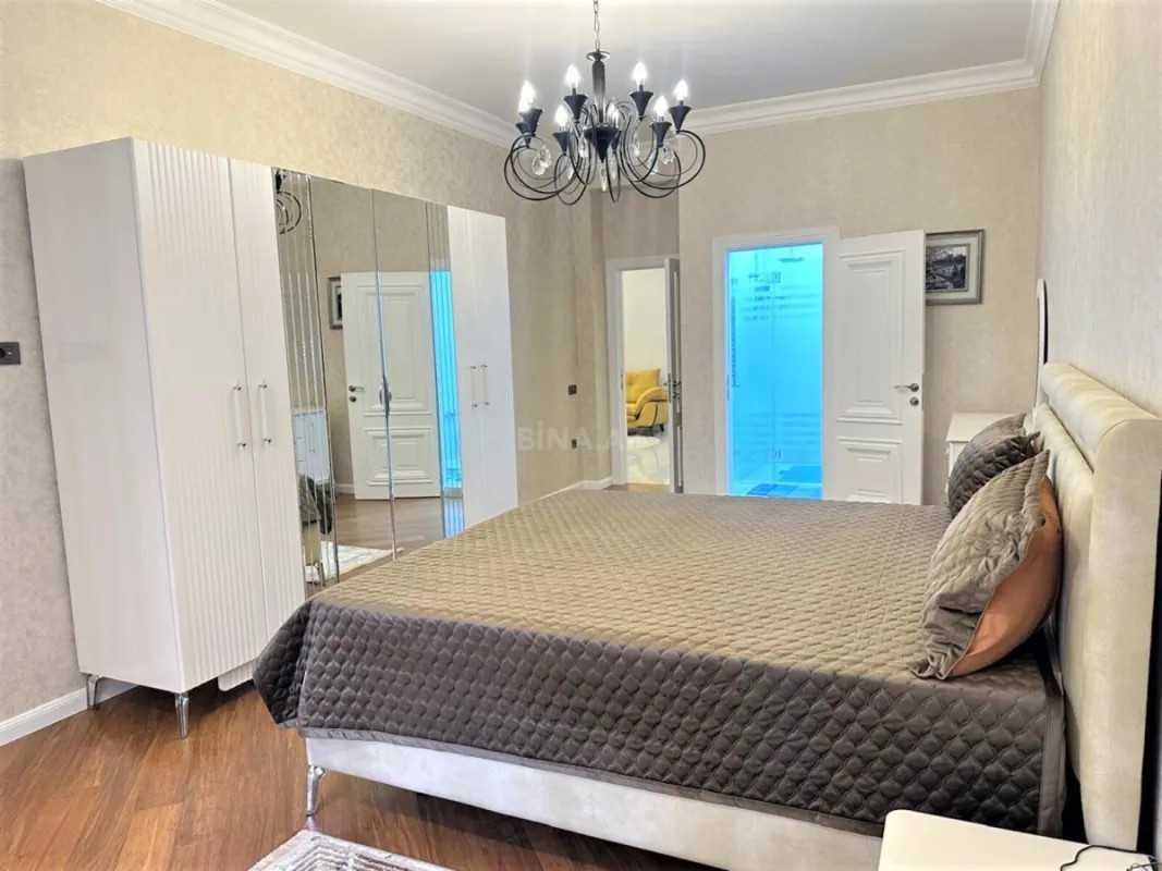 Kirayə verilir 3 otaqlı mənzil 180 m²