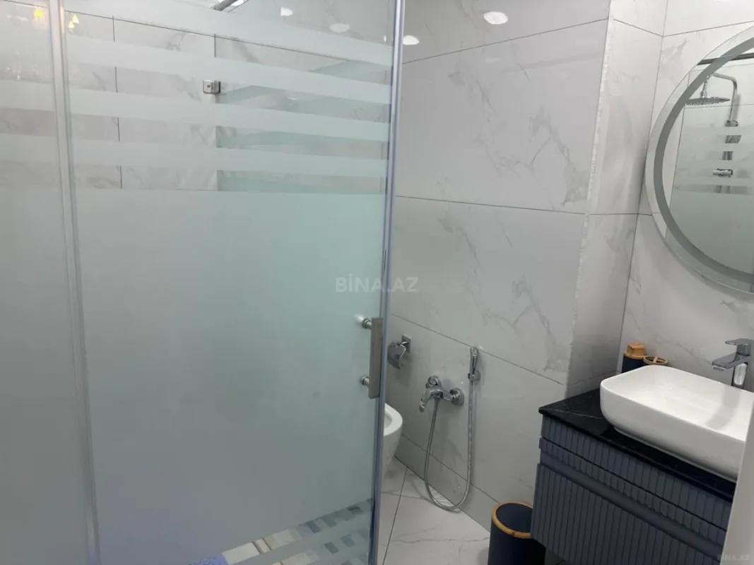 Kirayə verilir 3 otaqlı mənzil 180 m²