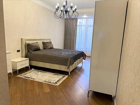 Kirayə verilir 3 otaqlı mənzil 180 m²