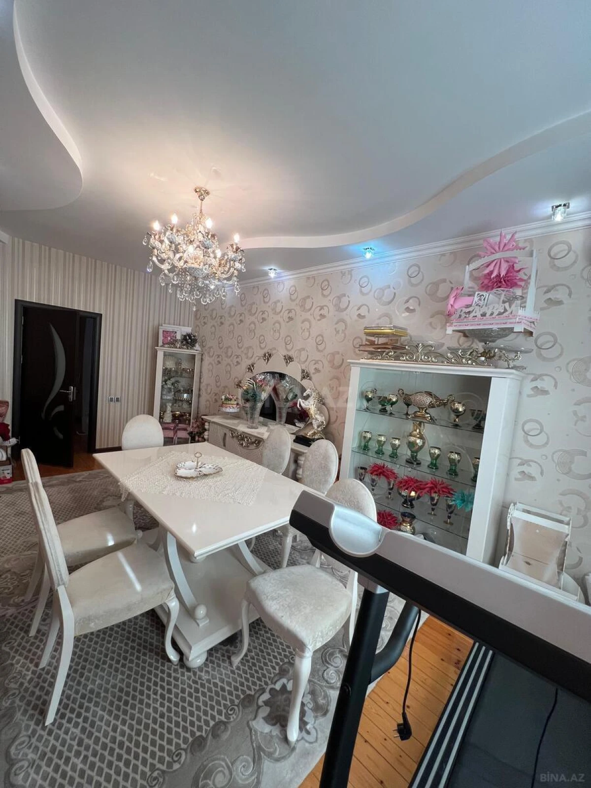 Satılır 3 otaqlı mənzil 105 m²