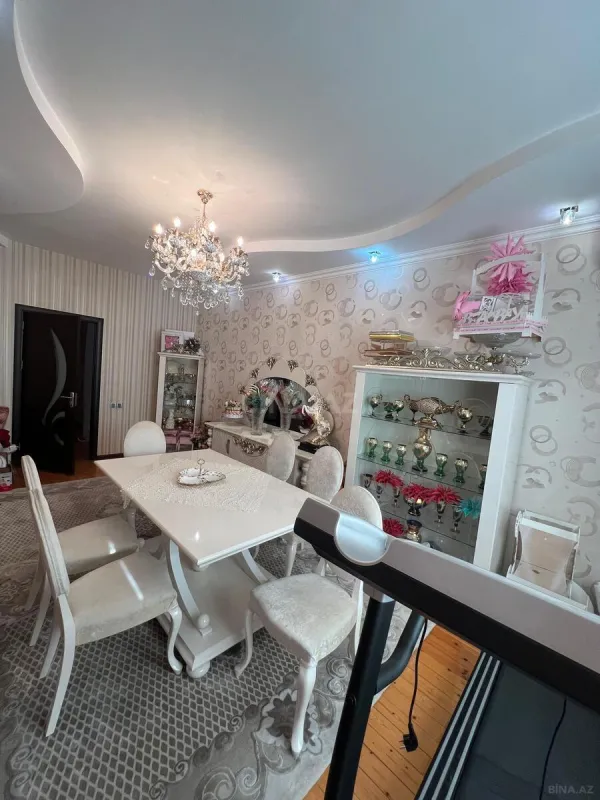 Satılır 3 otaqlı mənzil 105 m²