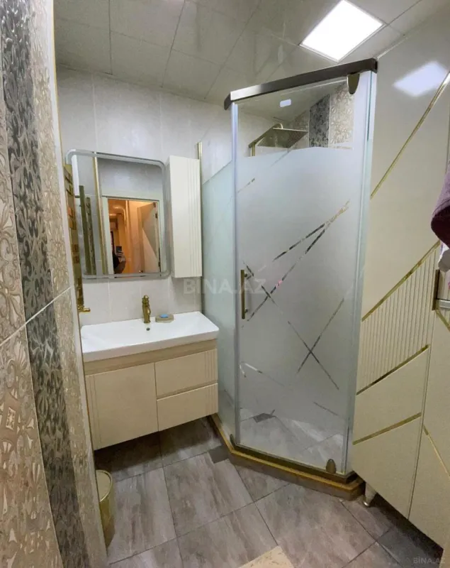 Satılır 5 otaqlı mənzil 120 m²