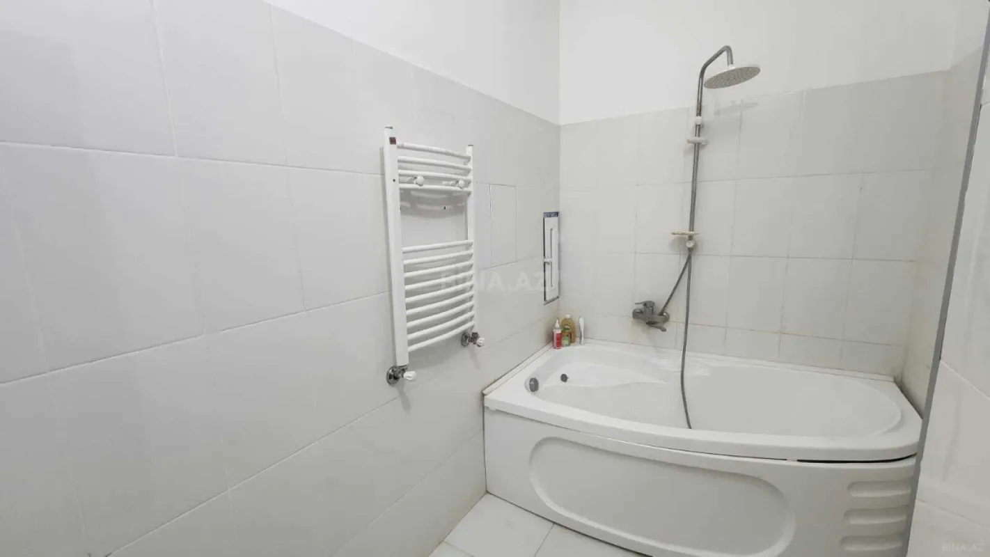 Kirayə verilir 2 otaqlı mənzil 74 m²