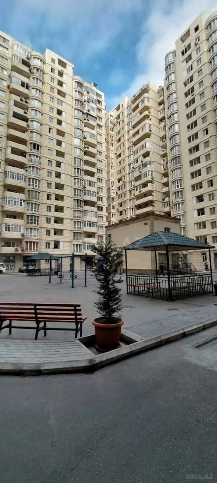 Satılır 2 otaqlı mənzil 70 m²