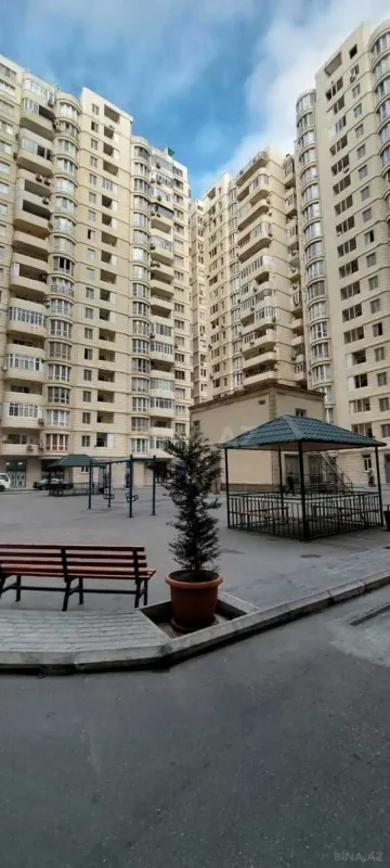Satılır 2 otaqlı mənzil 70 m²