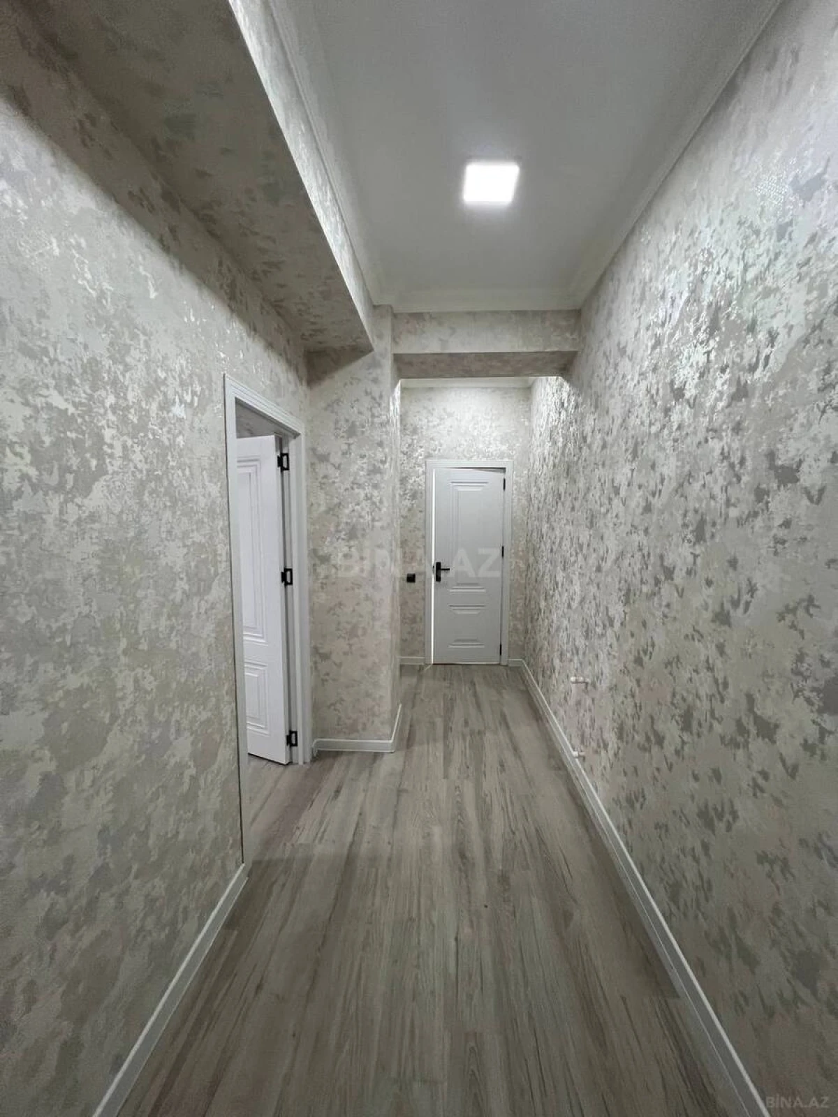 Satılır 2 otaqlı mənzil 57 m²