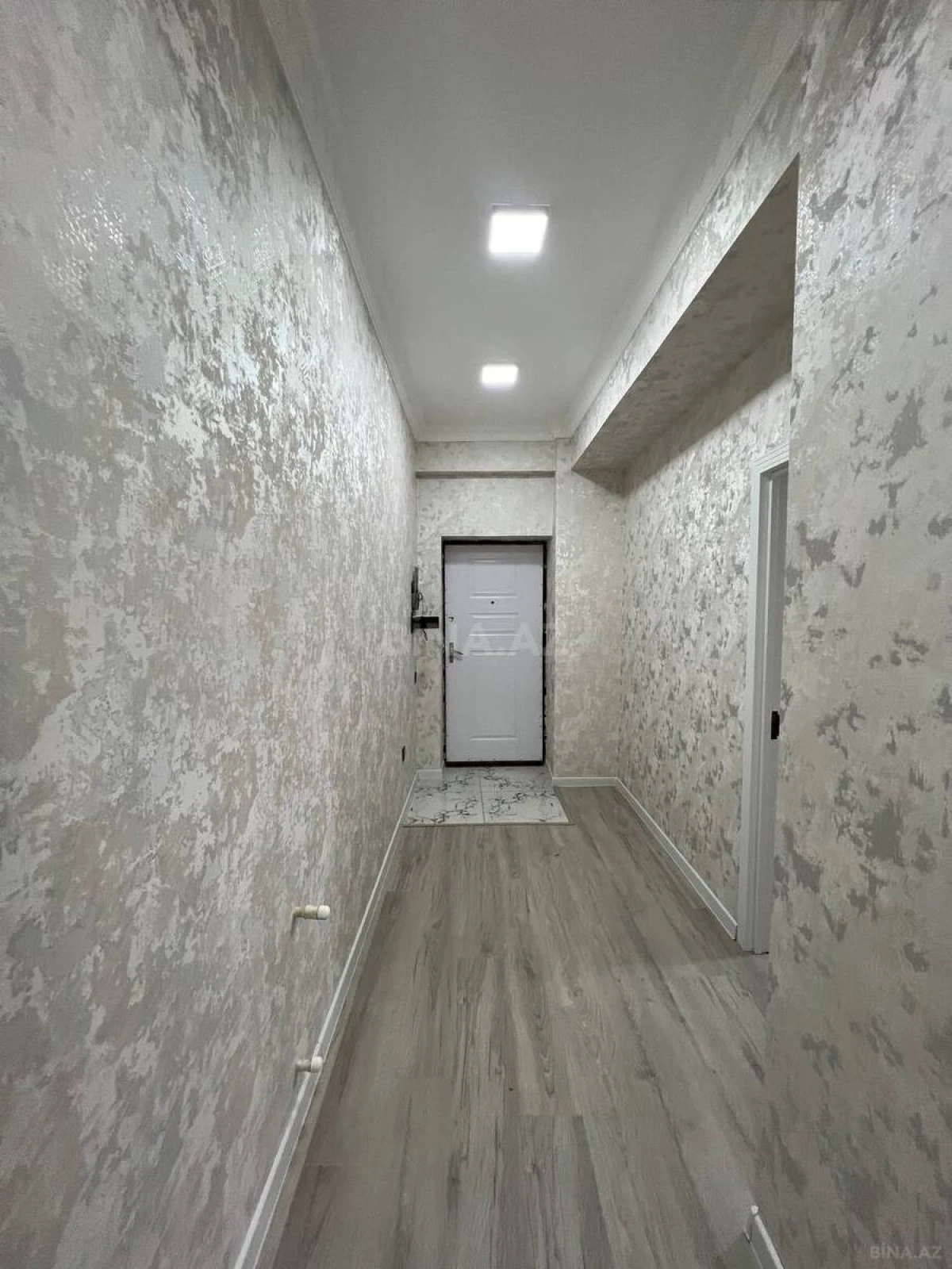 Satılır 2 otaqlı mənzil 57 m²
